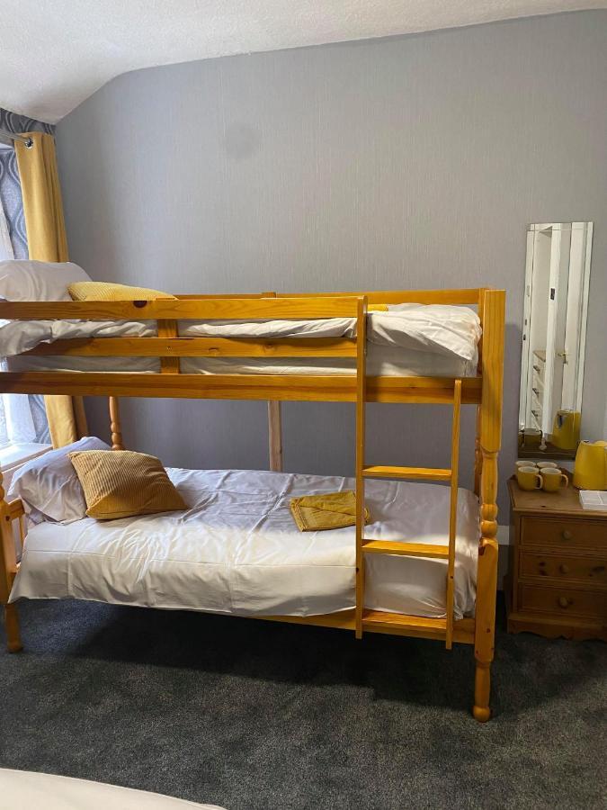 Hotel Jeanne Blackpool Ngoại thất bức ảnh