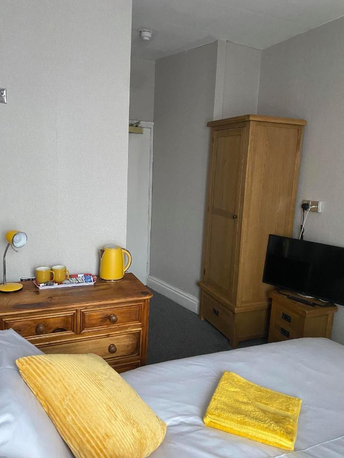 Hotel Jeanne Blackpool Ngoại thất bức ảnh