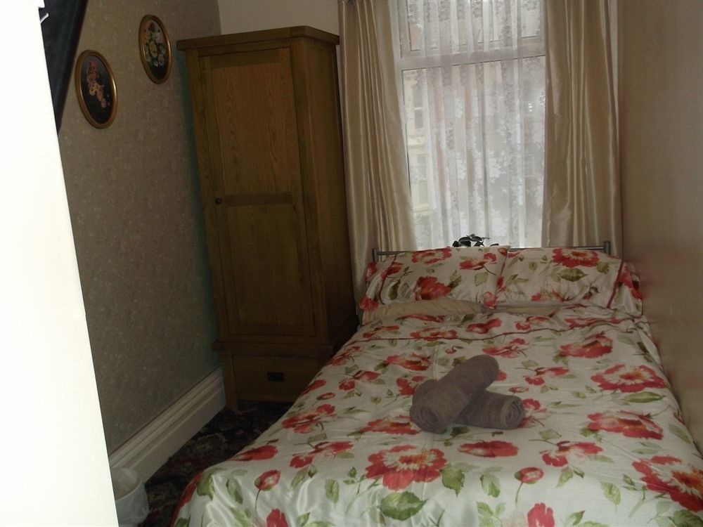 Hotel Jeanne Blackpool Ngoại thất bức ảnh