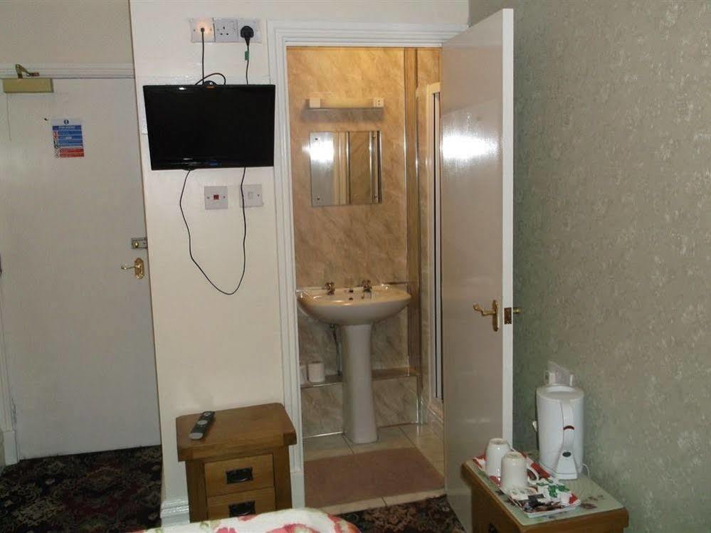 Hotel Jeanne Blackpool Ngoại thất bức ảnh